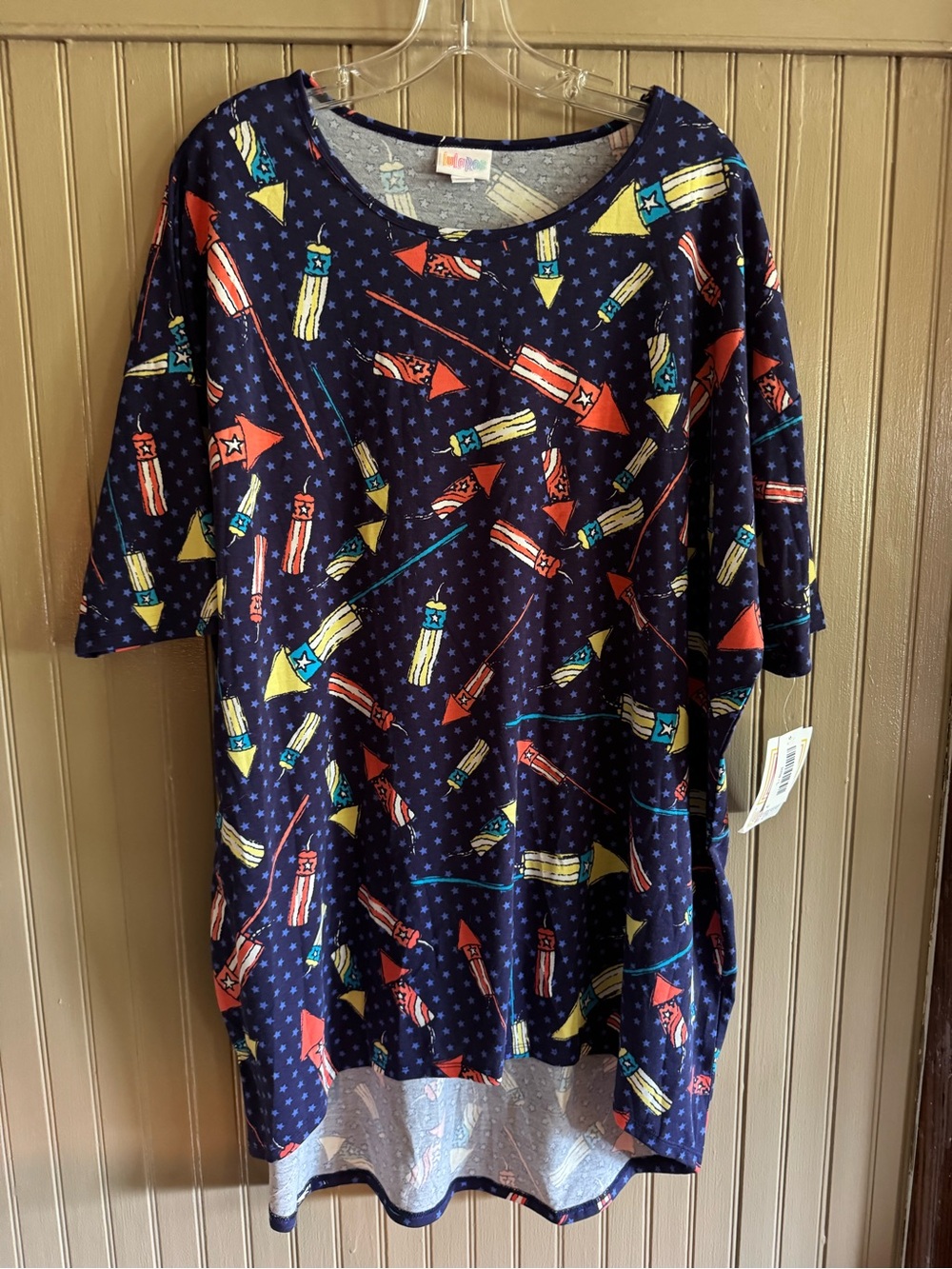 NWT LuLaRoe Navy & Red Firework Print Top Irma New